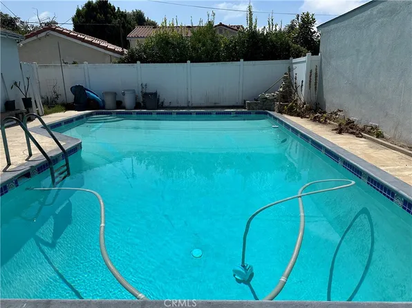 6516 W 82nd St, Los Angeles, CA 90045