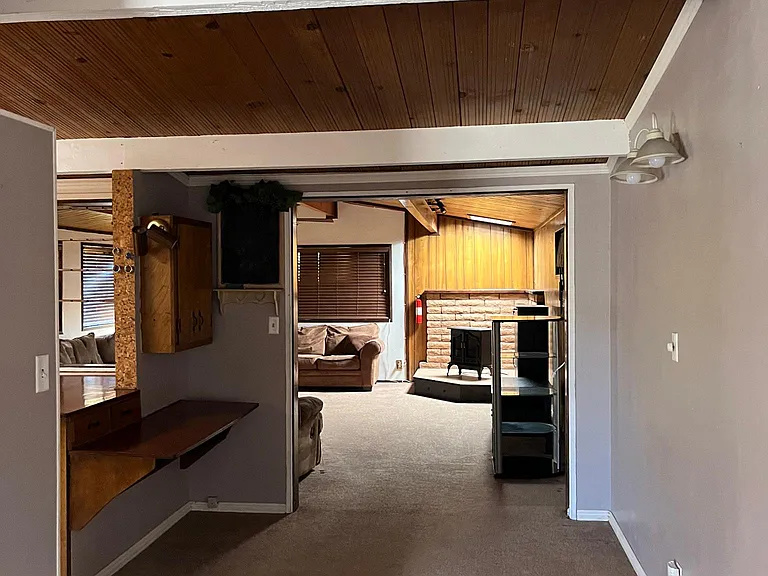 711 Agnes Dr — Photo 3