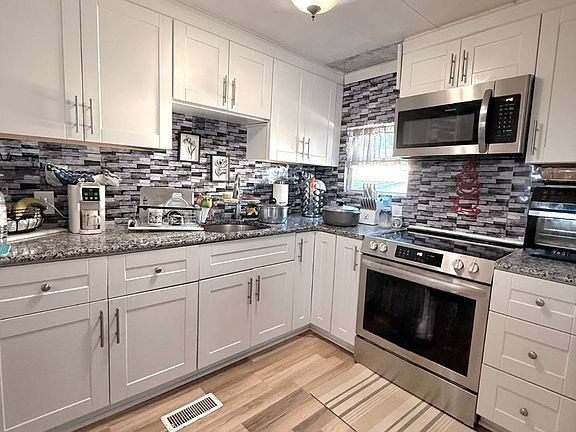 2nd image of 2505 E Bay Dr #95