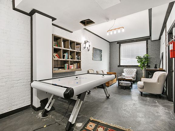 3rd image of 6100 N Winthrop Ave #1102