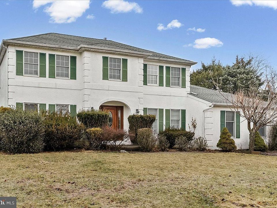 1st image of 121 Gwynmont Dr