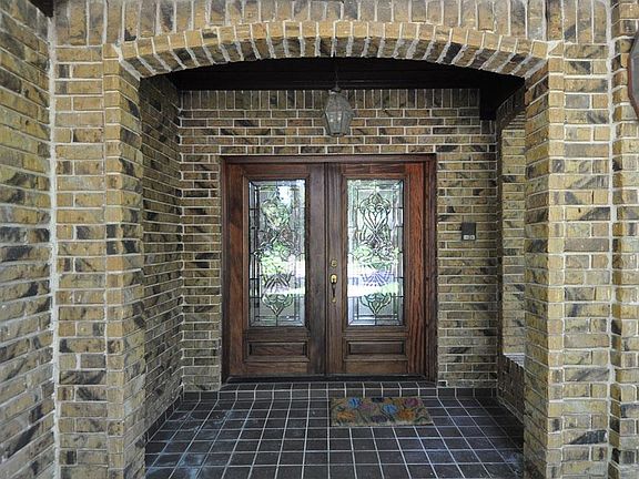 2nd image of 2102 Forest Garden Dr