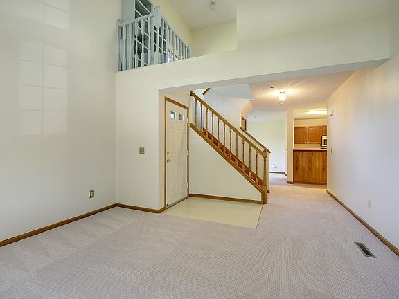 2nd image of 2550 Bedford Ct