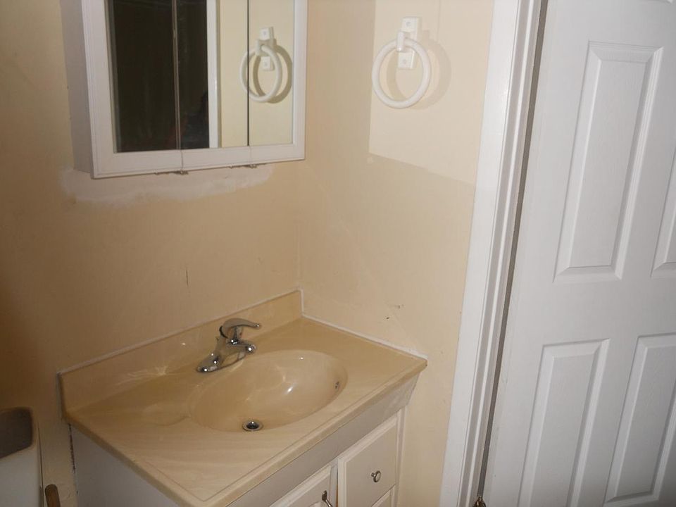 1st image of 1010 W Church St