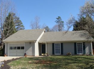 33 Chinaberry Ln, Simpsonville, SC 29680