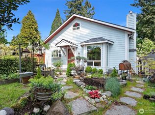 12030 35th Ave NE, Seattle, WA 98125