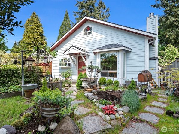 12030 35th Avenue NE, Seattle, WA 98125