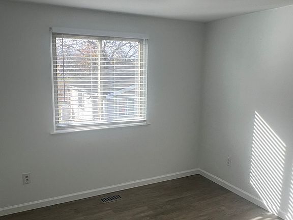 5th image of 15014 Loyola Dr