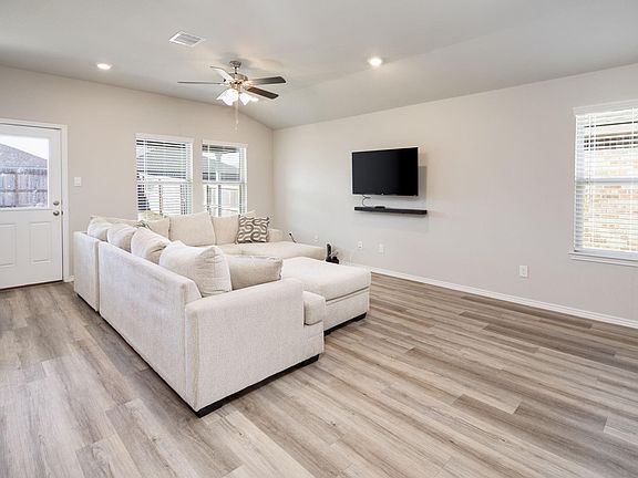 5th image of 2218 Spyglass Dr