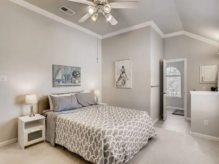 4th bedroom with Queen bed