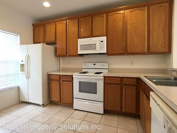 4th image of 10926 Savannah Wood Dr #142