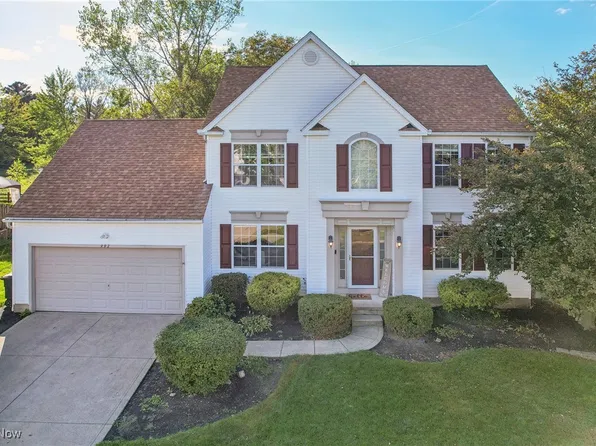 997 Continental Dr, Medina, OH 44256