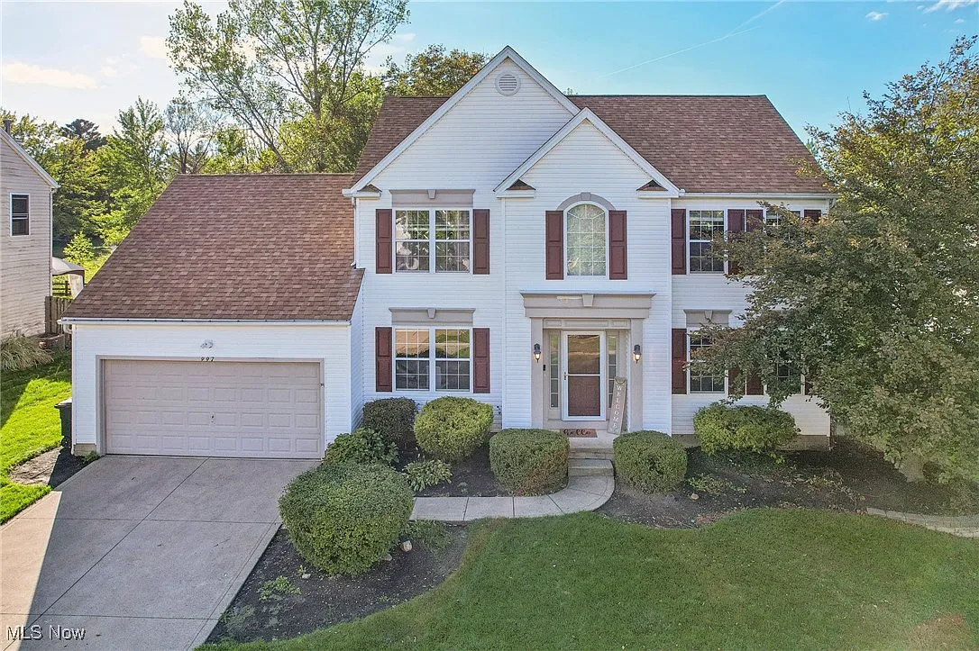 997 Continental Dr photo 1