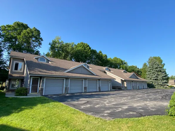 714 Shepherds Dr, West Bend, WI 53090
