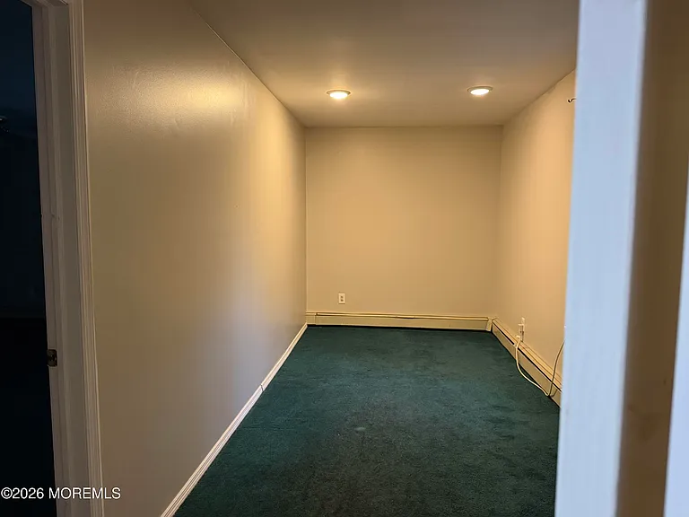 223 Riverside Dr — Photo 10