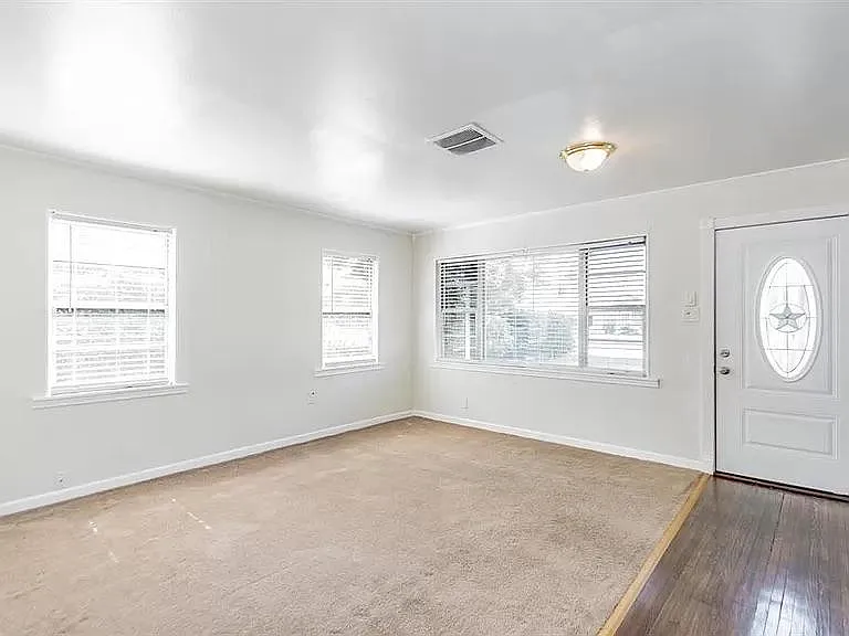 4230 W Broadway St — Photo 6