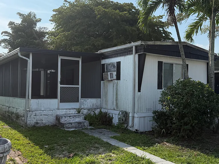 370 NW 134th Way — Photo 3