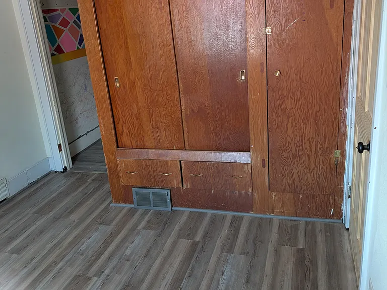 1412 Linn St — Photo 3