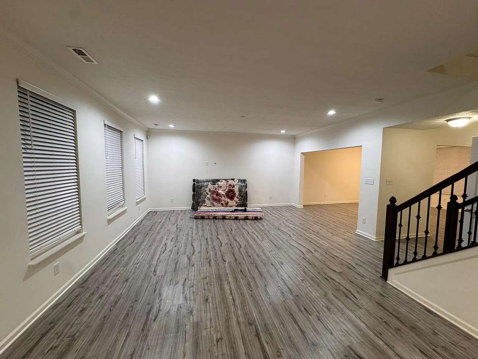 5 bed, 3208 sqft, $3,265 — Photo 4