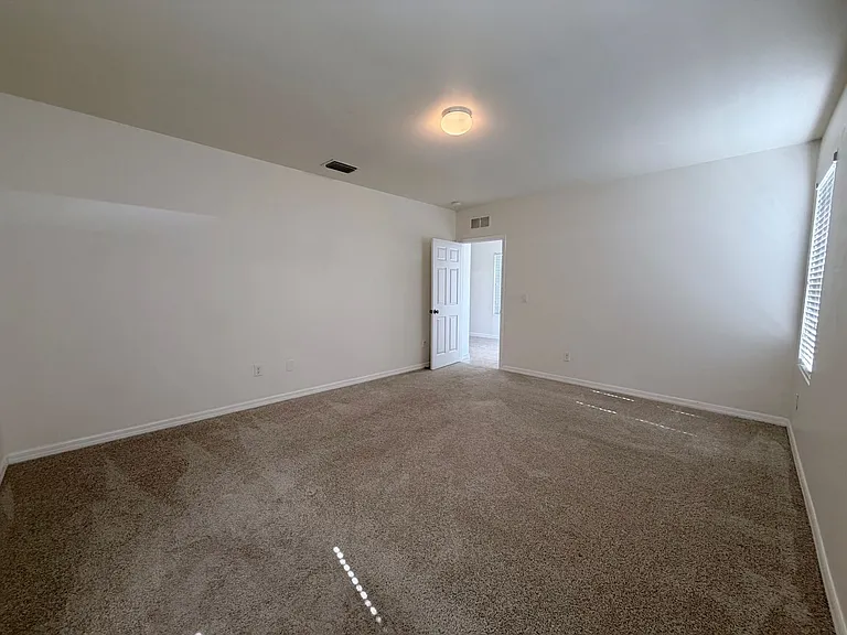 1621 SW 10th Ave — Photo 13