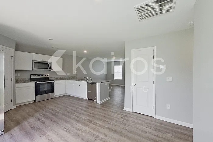 861 Vistamount Path — Photo 8