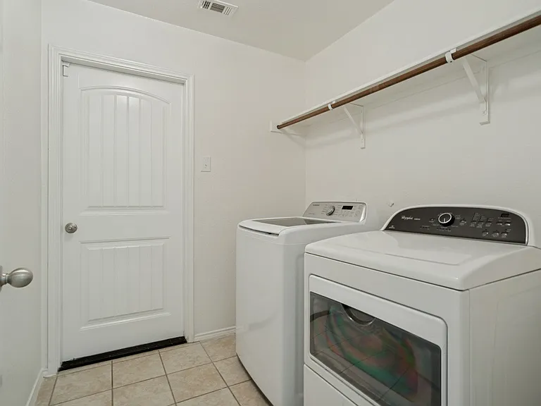 1106 Nickel St — Photo 18