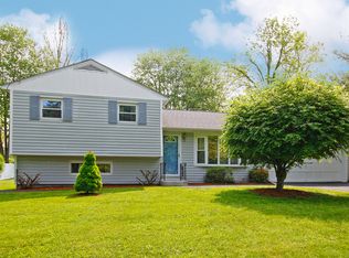 3384 N Deerfield Ave, Yorktown Heights, NY 10598