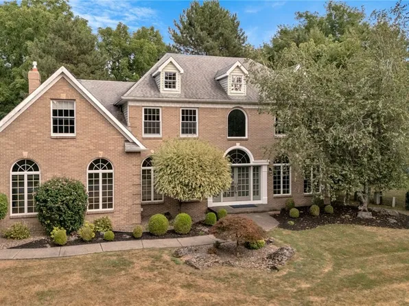 9755 The Maples, Clarence, NY 14031