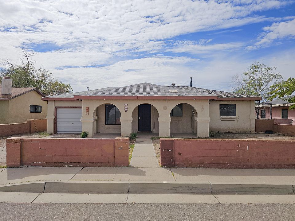 1st image of 2109 Stanford Dr SE