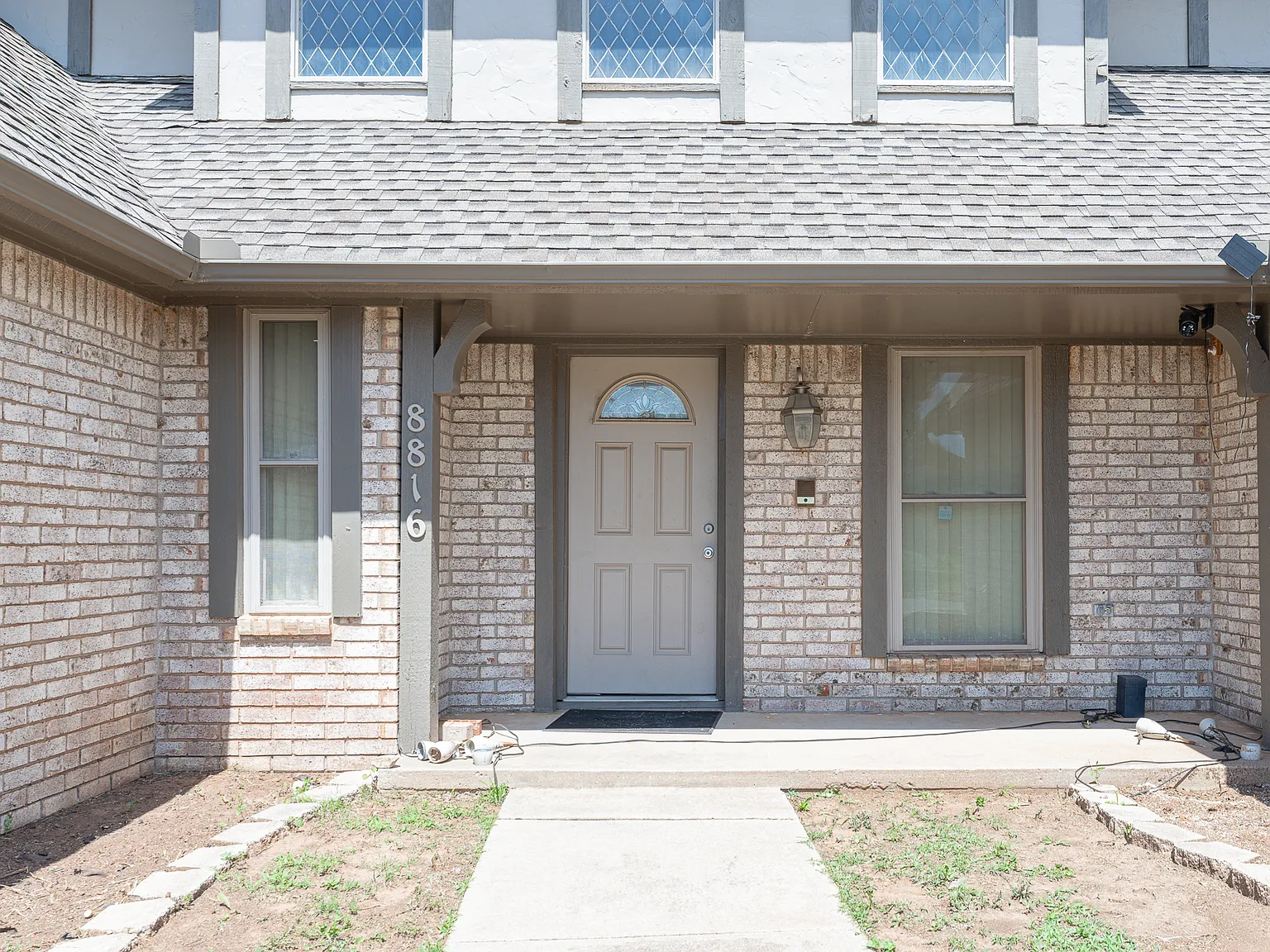 4 bed, 2911 sqft, $2,150 — Photo 2