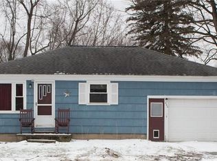 320 Stuart Ave, Newark, NY 14513