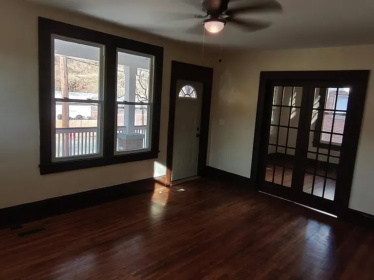 221 S Washington Ave — Photo 4