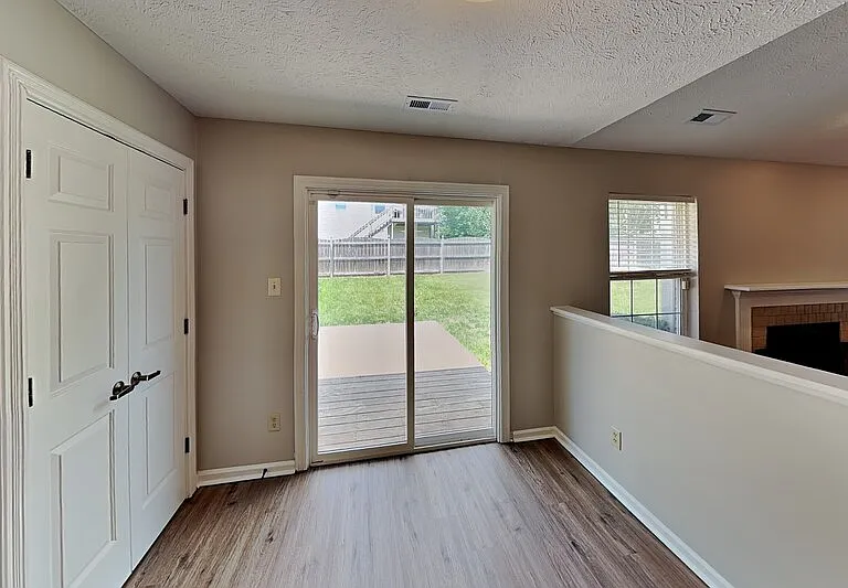 5985 Sycamore Forge Ln — Photo 6