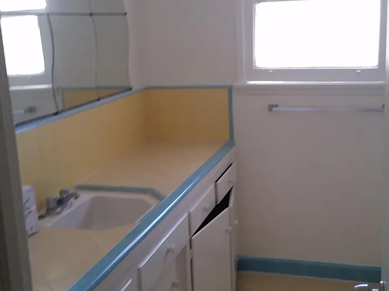 1321 E Appleton St #4 — Photo 3
