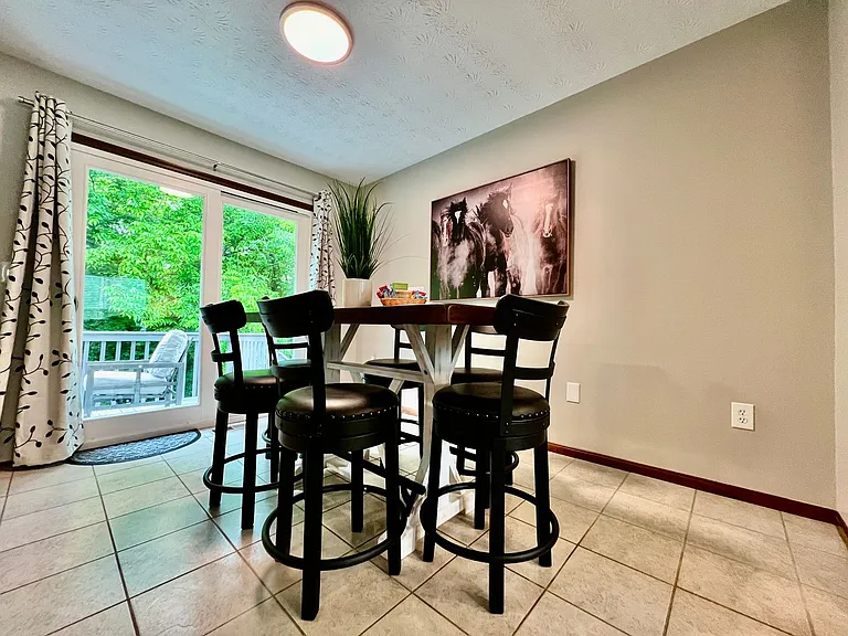 6429 Cincinnati Dayton Rd #B — Photo 9