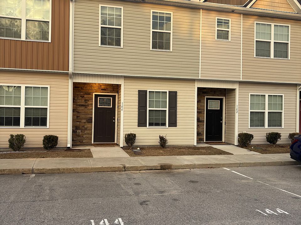 1st image of 144 Beacon Woods Dr