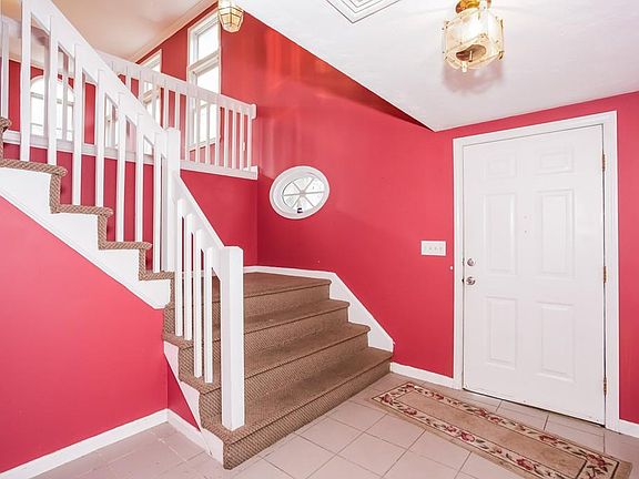 3rd image of 280 Lucas Dr