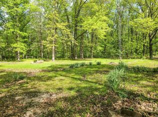 21694 Forrest Dr, Mount Olive, IL 62069