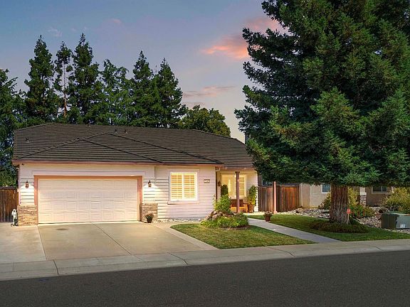 3rd image of 2340 Marina Glen Way