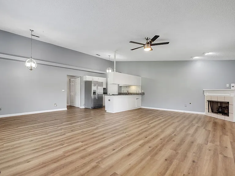 2432 Needle Palm Way — Photo 3