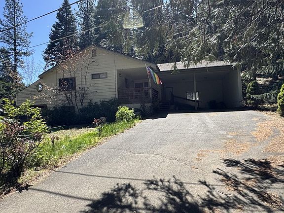 2nd image of 740 Oregon St