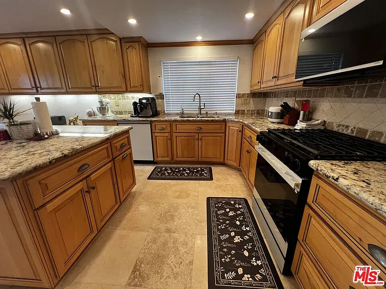 7825 Seaglen Dr #34 — Photo 23