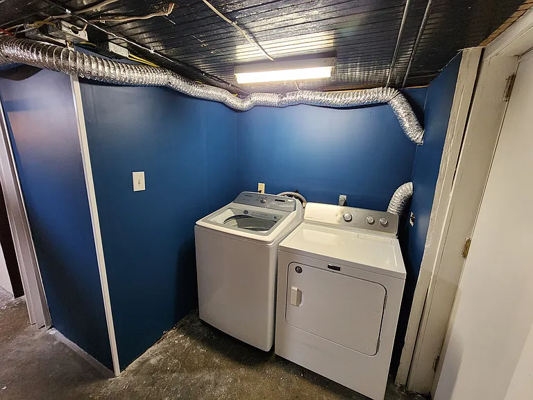 642 W Penn St — Photo 48