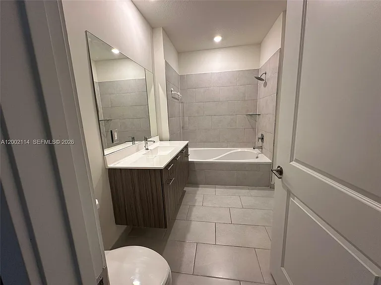 8265 NW 41st St #33178-204 — Photo 8