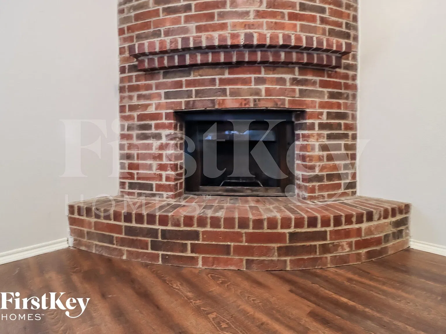 3 bed, 2.0 bath, 1310 sqft, $2,105 — Photo 3