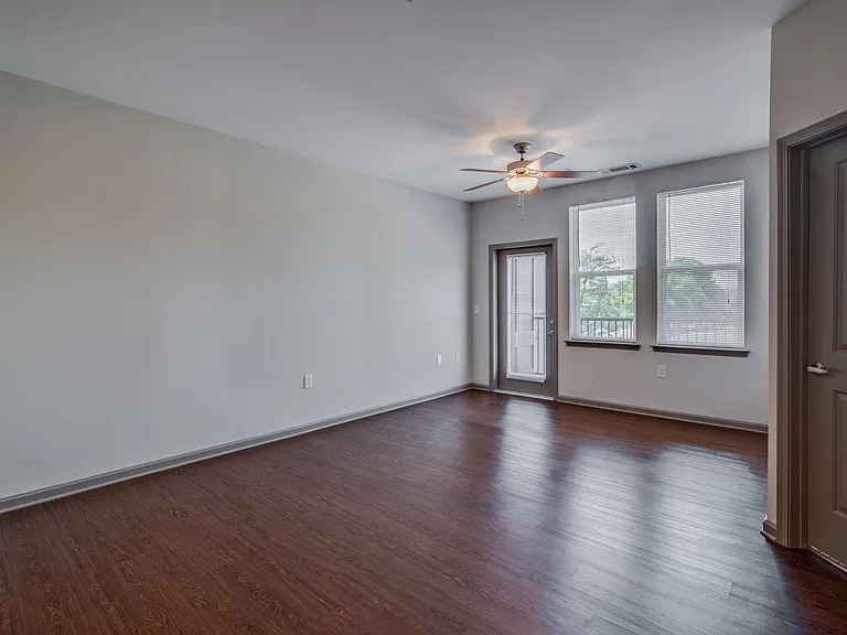 Marvel Apartments — Photo 43