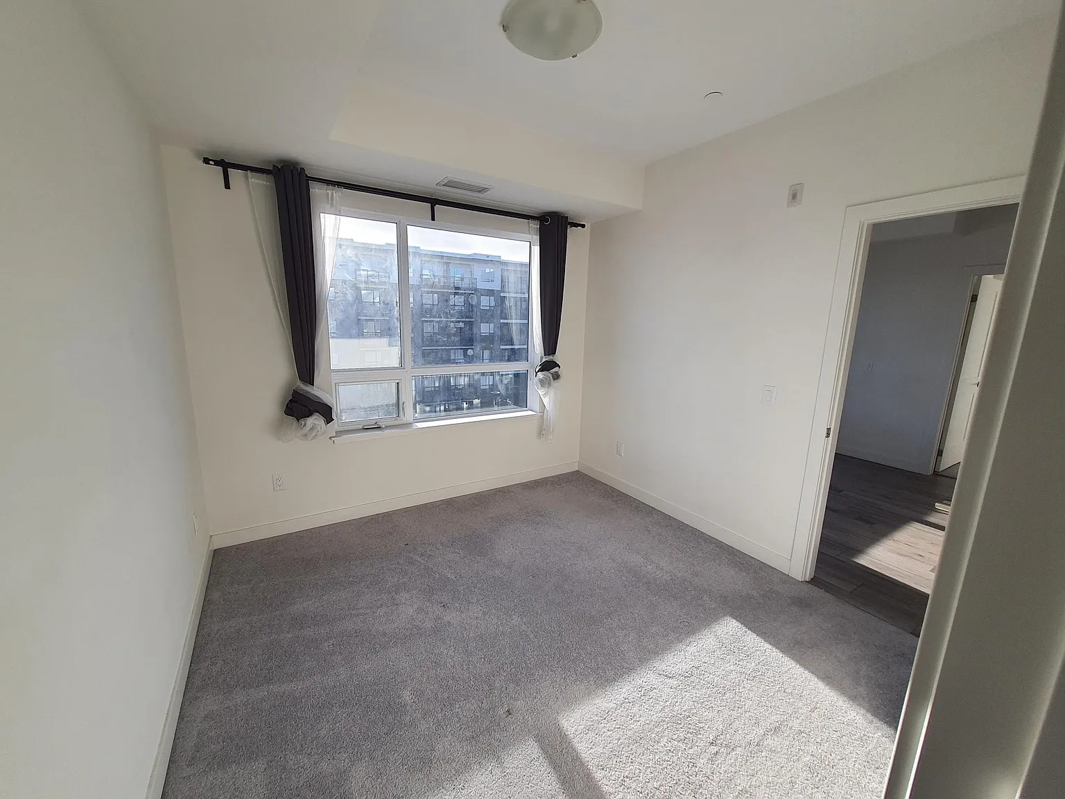 2 bed, 800 sqft, $2,110 — Photo 4