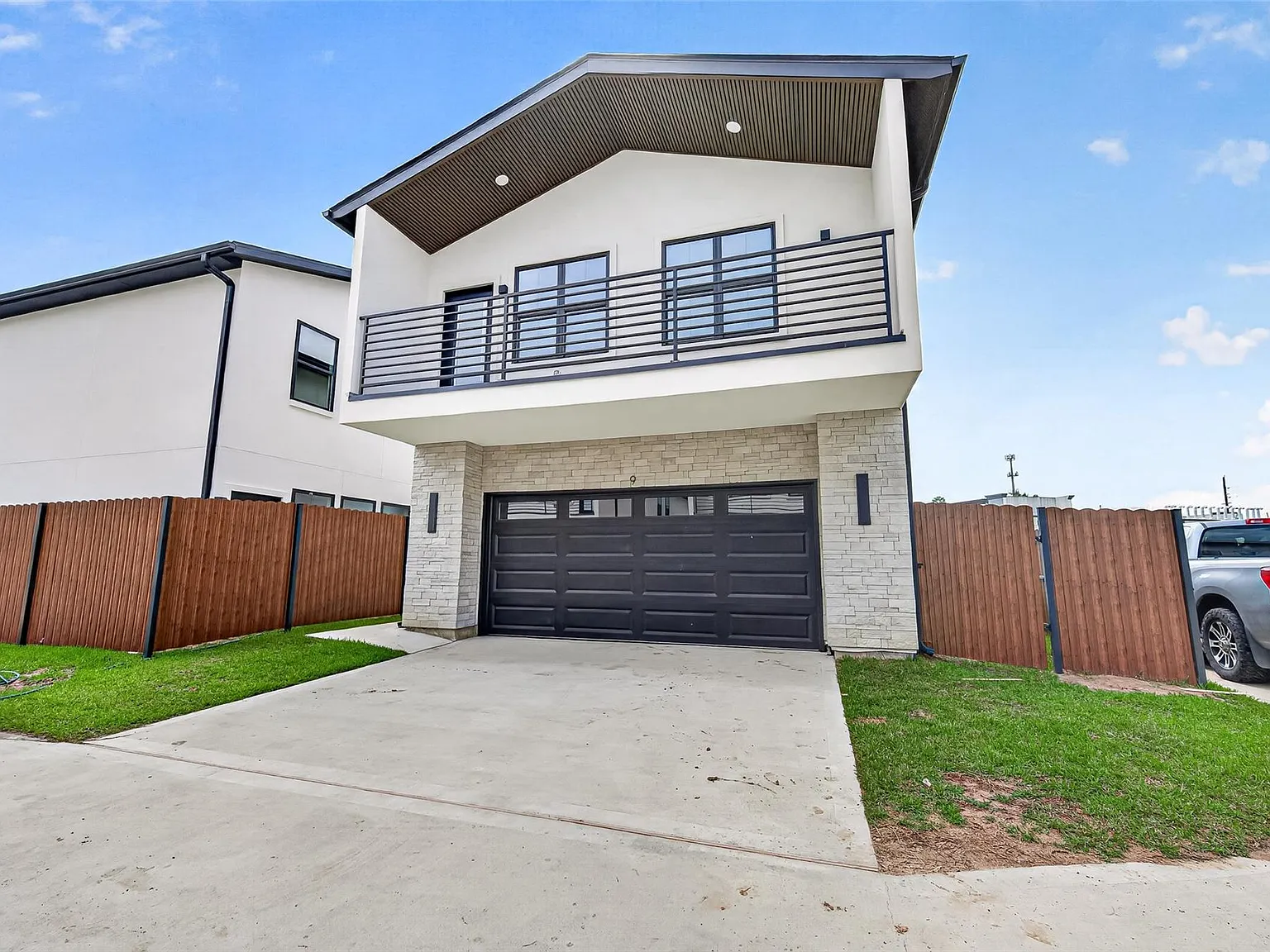 3 bed, 2.5 bath, 1900 sqft, $2,550 — Photo 3