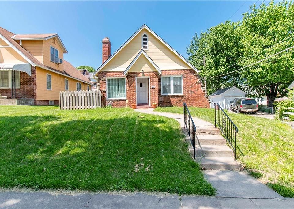 916 S Noyes Blvd, Saint Joseph, MO 64507 Zillow