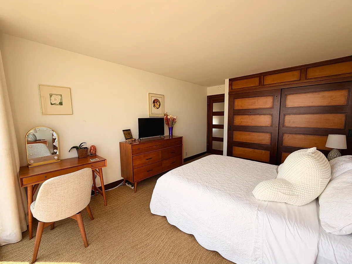 Building Photo - 2635 E Ocean Blvd #602